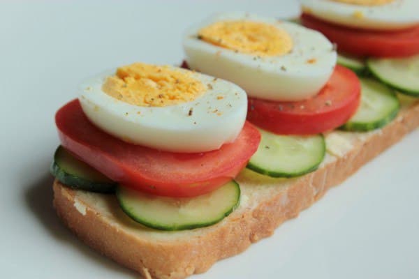 бутерброды с яйцом