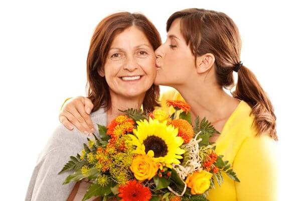 Две женщины с цветами