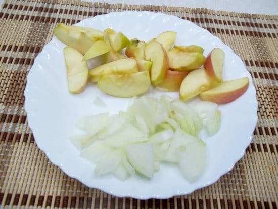 Яблоки и лук